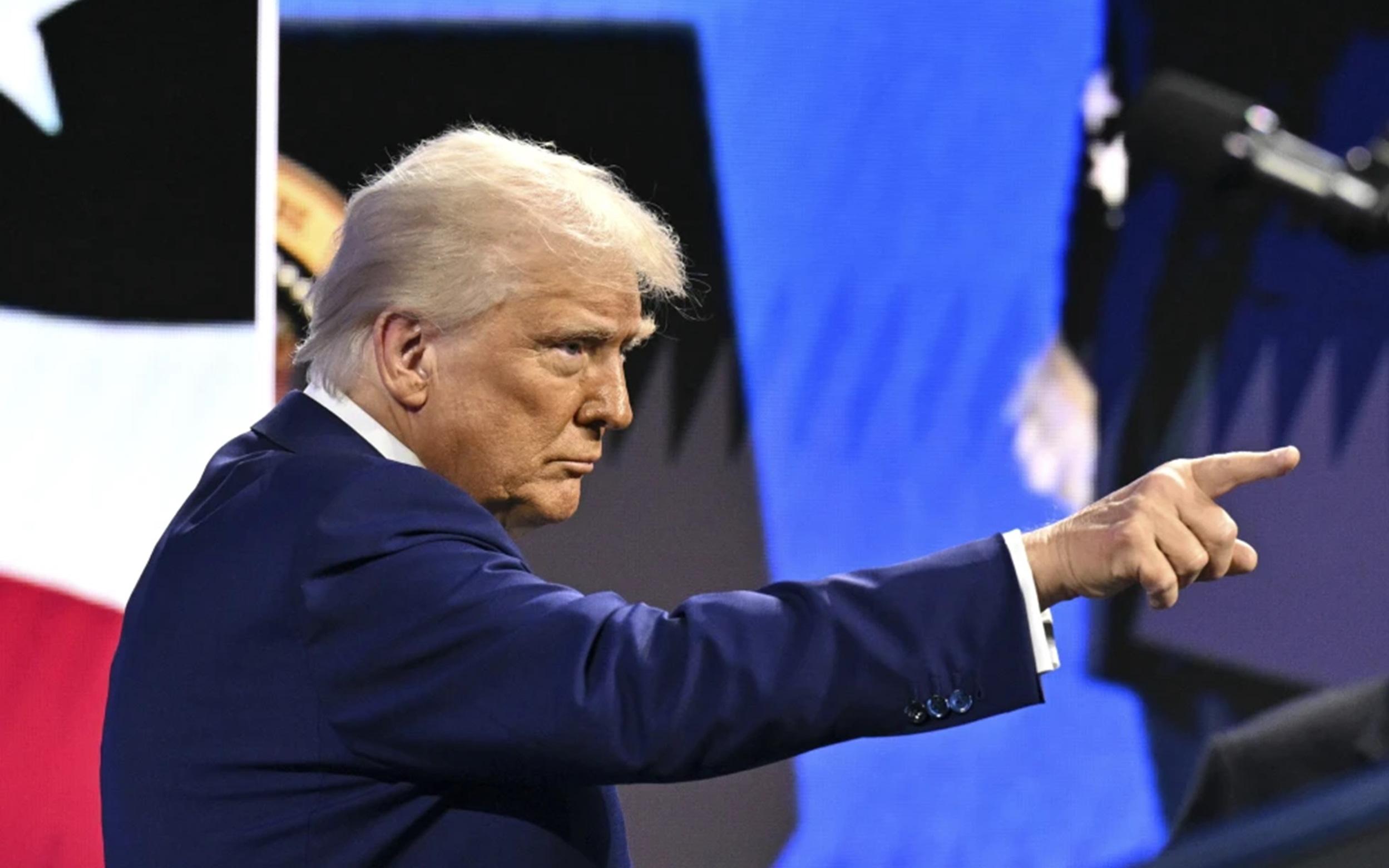 La administración argumentó en la corte que los sindicatos no lograron demostrar que enfrentaban el tipo de daño irreparable e inmediato que justificaría una orden de emergencia para detener los despidos. AP/ ARCHIVO