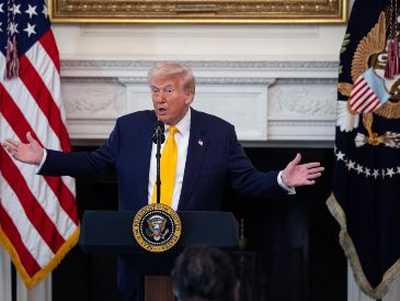 A finales de enero, en declaraciones a la prensa en la Casa Blanca, Trump ya había advertido de que no permitirá la compra de petróleo venezolano como hizo Biden. EFE/F. GHUNG/POOL