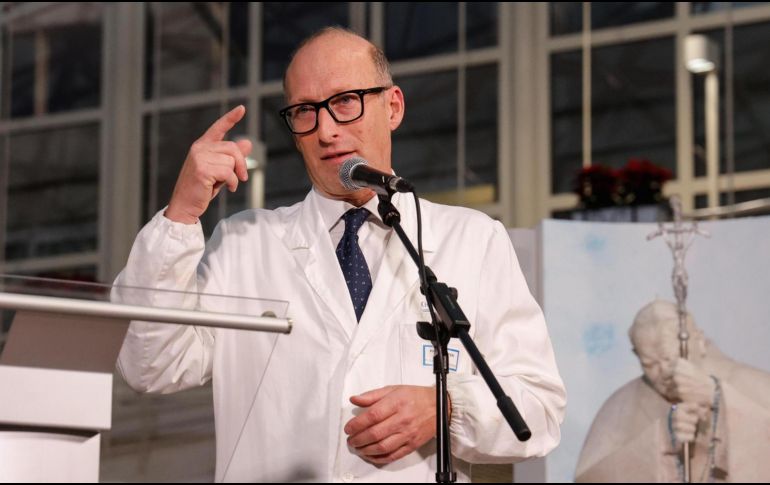 Sergio Alfieri del Hospital Universitario Gemelli actualiza el estado de salud del papa Francisco. EFE / ARCHIVO