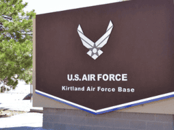 Fuerzas de seguridad acudieron a la zona tras reportarse disparos cerca de una de las entradas alrededor de las 2:00 a. m. ESPECIAL