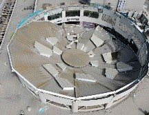 La cúpula del centro comercial Real Plaza de la ciudad peruana de Trujillo, que se desplomó la noche del viernes, era el símbolo de este establecimiento, el más grande de su tipo en el país fuera de Lima y que fue definido como una 