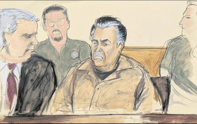 “El Mayo”. Ilustración del tribunal federal de Brooklyn, en Nueva York. El capo está junto con su abogado defensor, Frank Pérez. AP/E. Williams