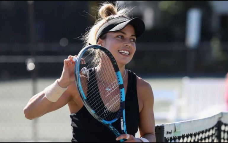 La mexicana estará haciendo pareja con la argentina María Carlé para buscar el título de dobles en el Mérida Open. INSTAGRAM/ @renazarazua.