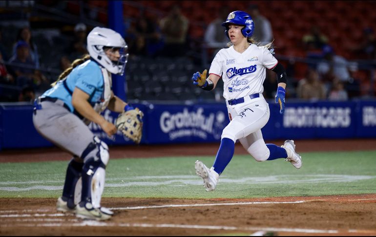 Los dos equipos que se enfrentaron por el título de la primera edición de la Liga Mexicana de Sóftbol se reencontraron este fin de semana en el estadio Panamericano. CORTESÍA