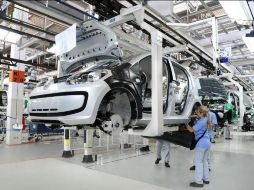 El sector automotriz será el más afectado, ya que emplea a más de 839 mil personas en el país de manera directa. NOTIMEX / Archivo