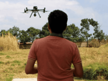 El proyecto "Interpretar la naturaleza para encontrar a quienes nos faltan" consiste en realizar fosas controladas de porcinos para monitorear, mediante diferentes disciplinas, los cambios provocados en el entorno. CORTESÍA