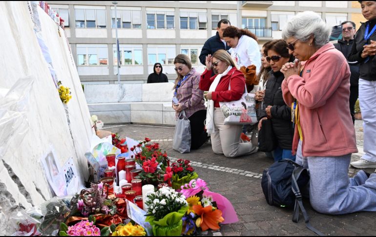 Francisco padece enfermedad pulmonar crónica y fue hospitalizado después de que un episodio de bronquitis empeorara. EFE/M. BRAMBATTI