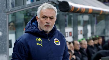El tecnico de Fenerbahce, Jose Mourinho, durante el partido contra Anderlecht en la Europa League. AP Foto / ARCHIVO