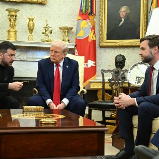 Trump y Zelenski se enfrentan en guerra verbal en la Casa Blanca
