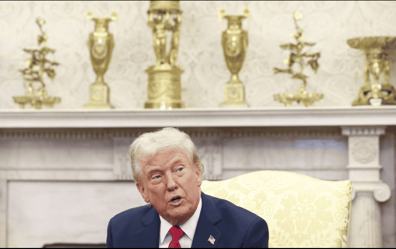 Trump y Volodimir Zelensky se reunieron en el Despacho Oval de la Casa Blanca este viernes donde se registró un intenso intercambio de frases entre ambos mandatarios. EFE/J. SCALZO.