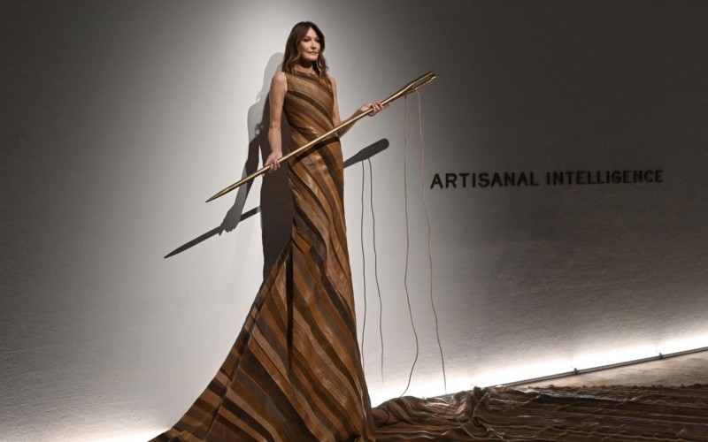 Carla Bruni posó para la marca Tod's. EFE / EPA/ D. Dal Zennaro