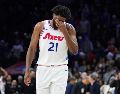 Joel Embiid, de los 76ers de Filadelfia, se perderá el resto de la temporada de la NBA. AP Foto / ARCHIVO