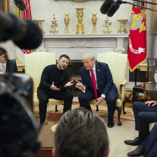 La Casa Blanca niega "emboscada" contra Zelenski y lo culpa del pleito con Trump