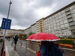 El pontífice, de 88 años, está hospitalizado desde el pasado 14 de febrero por una bronquitis con infección polimicrobiana a la que se sumó una neumonía bilateral. EFE / F. FRUSTACI