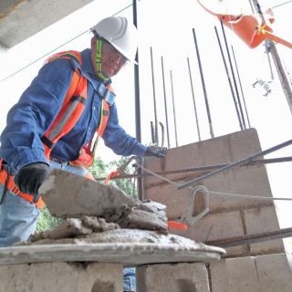 México genera menos empleos formales que en enero de 2024