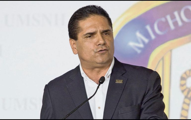 El ex gobernador de Michoacán llegó a declarar que sería a él a quien Andrés Manuel López Obrador le entregaría la banda presidencial. ESPECIAL