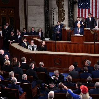 Demócratas interrumpen a Trump con abucheos durante su discurso en el Congreso