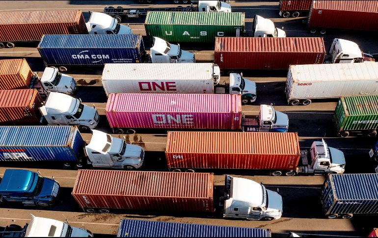 Trump, que hoy mismo aprobó aumentos arancelarios de hasta el 25 % contras las importaciones mexicanas, canadienses y chinas, mencionó en una sesión conjunta del Congreso a Brasil, China, India, México, Canadá y la Unión Europea. AP / ARCHIVO