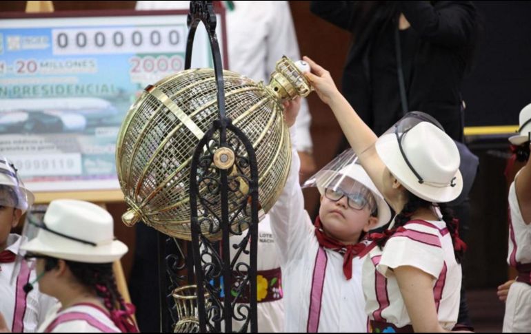 El Sorteo Mayor 3963 conmemoró el 85 aniversario de la Facultad de Ciencias de la UNAM. SUN/Archivo