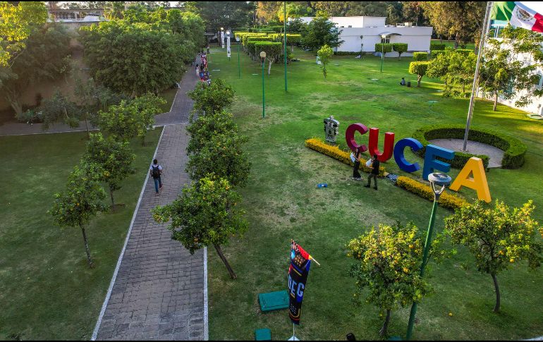 Aunque se esperaba que las actividades se retomaran al día de hoy, al final el Centro Universitario ha decidido suspender clases hasta que la calidad del aire mejore. EL INFORMADOR/ARCHIVO