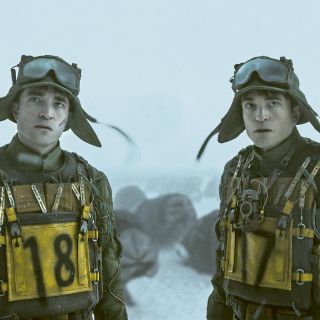 “Mickey 17” se muere por salvar a la humanidad