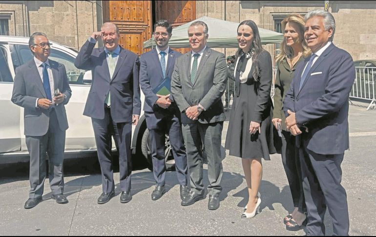 Parte del grupo de empresarios que se reunió con la Presidenta Claudia Sheinbaum en Palacio Nacional. EL UNIVERSAL