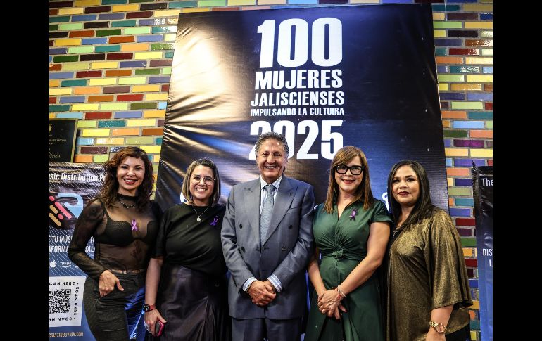 El alcalde Juan José Frangie compartió el momento de orgullo y celebración. EL INFORMADOR / A. Navarro