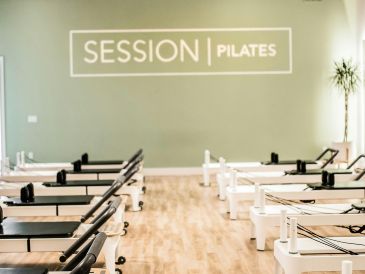 El pilates se basa principalmente en movimientos controlados y lentos. UNSPPLASH / THE NIX COMPANY