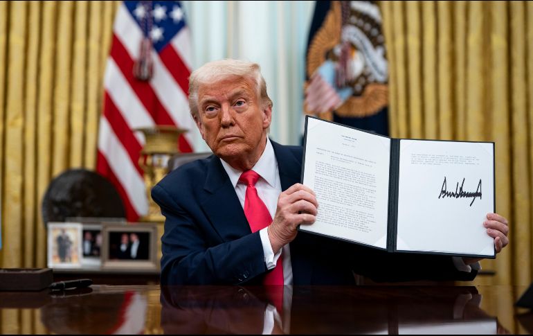 Pese a que Trump, puso en pausa por segunda ocasión la implementación de aranceles del 25% a México, los empresarios de ambas naciones advierten que hay incertidumbre debido a que la amenaza sigue latente. EFE/A. Drago