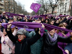 Las manifestaciones del 8M se extendieron a otras ciudades como Turín, Milán, Bolonia, Nápoles y Palermo. EFE / J. Diges