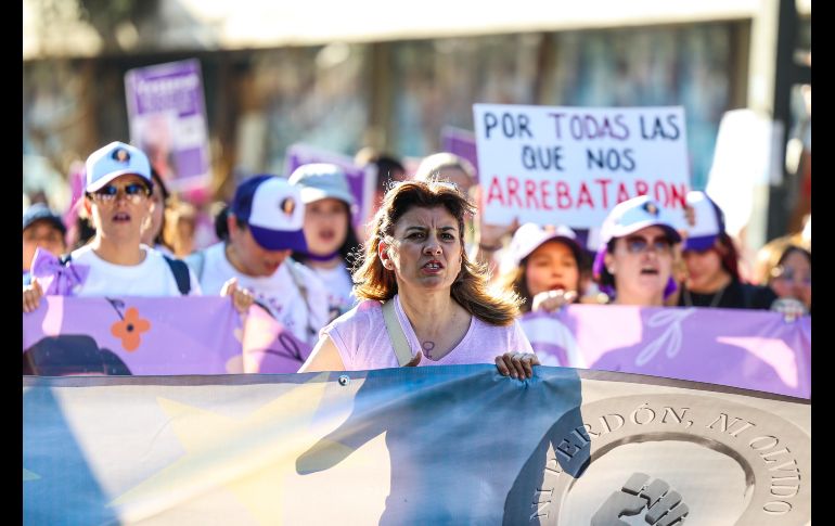 Miles de mujeres de todas las edades, se reunieron en Guadalajara para manifestarse por la violencia de género en el marco del 8M. EL INFORMADOR/ A. Navarro.