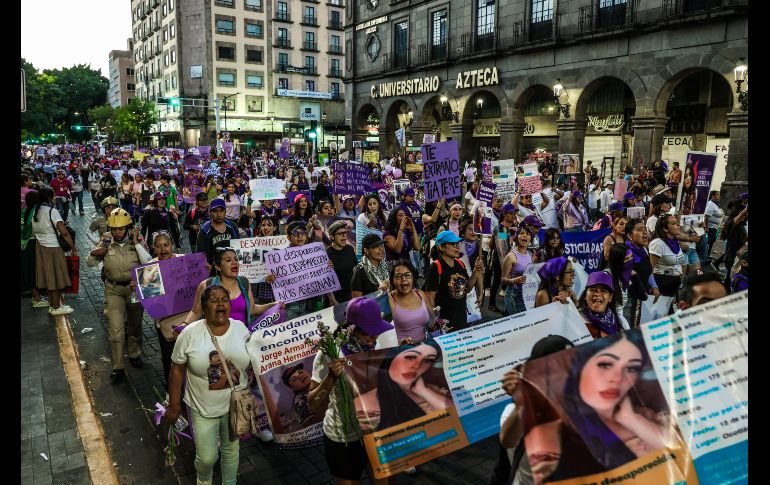 Miles de mujeres de todas las edades, se reunieron en Guadalajara para manifestarse por la violencia de género en el marco del 8M. EL INFORMADOR/ A. Navarro.