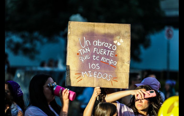 Miles de mujeres de todas las edades, se reunieron en Guadalajara para manifestarse por la violencia de género en el marco del 8M. EL INFORMADOR/ A. Navarro.