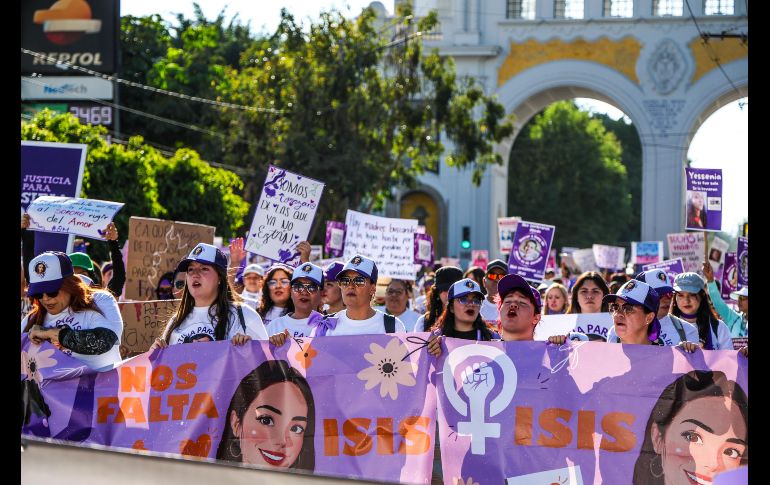 Miles de mujeres de todas las edades, se reunieron en Guadalajara para manifestarse por la violencia de género en el marco del 8M. EL INFORMADOR/ A. Navarro.