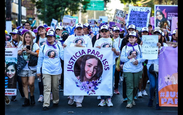 Miles de mujeres de todas las edades, se reunieron en Guadalajara para manifestarse por la violencia de género en el marco del 8M. EL INFORMADOR/ A. Navarro.