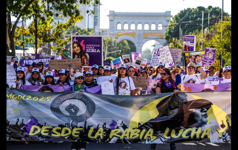 Miles de mujeres de todas las edades, se reunieron en Guadalajara para manifestarse por la violencia de género en el marco del 8M. EL INFORMADOR/ A. Navarro.