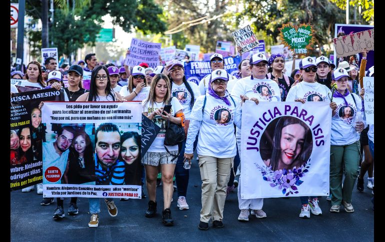 Miles de mujeres de todas las edades, se reunieron en Guadalajara para manifestarse por la violencia de género en el marco del 8M. EL INFORMADOR/ A. Navarro.