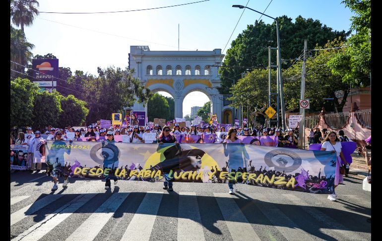 Miles de mujeres de todas las edades, se reunieron en Guadalajara para manifestarse por la violencia de género en el marco del 8M. EL INFORMADOR/ A. Navarro.