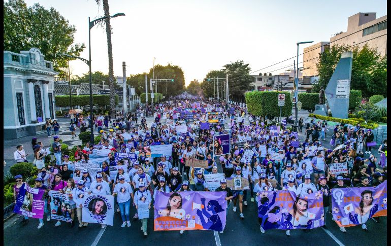 Miles de mujeres de todas las edades, se reunieron en Guadalajara para manifestarse por la violencia de género en el marco del 8M. EL INFORMADOR/ A. Navarro.