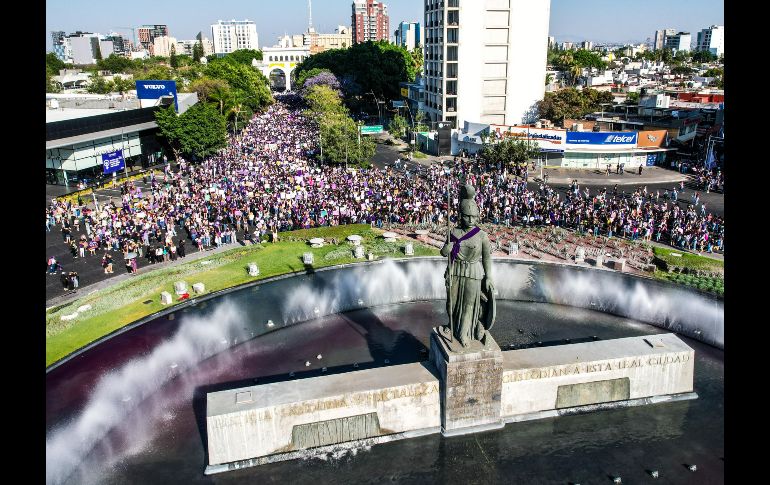 Miles de mujeres de todas las edades, se reunieron en Guadalajara para manifestarse por la violencia de género en el marco del 8M. EL INFORMADOR/ A. Navarro.