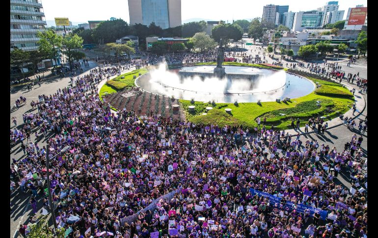 Miles de mujeres de todas las edades, se reunieron en Guadalajara para manifestarse por la violencia de género en el marco del 8M. EL INFORMADOR/ A. Navarro.