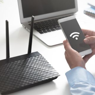 ¿De qué trata la regla de los 30 cm en el router de WiFi que amplía la señal?