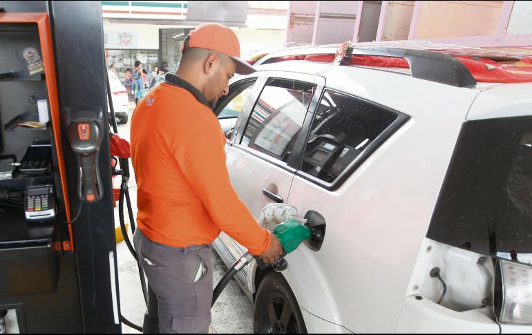 Hay una gran cadena detrás de la regulación del precio de las gasolinas. EL INFORMADOR