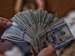 El martes el dólar experimentó una caída del 0.55% en comparación con el cierre anterior. Unsplash