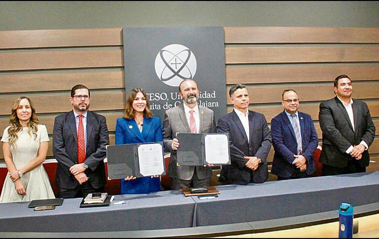 Sientan bases en procesos de formación. La institución educativa y el Congreso del Estado estrechan lazos entre estudiantes y servidores públicos. ESPECIAL