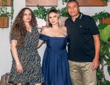 Esthela Hernández, Karla Caballero y Abelardo Caballero en la inauguración de La Casa del Waffle Tlaquepaque. GENTE BIEN JALISCO / A. Rodríguez