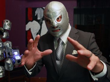 En su última lucha, el 6 de abril en la Arena Ciudad de México, El Hijo del Santo apostará su máscara contra Fuerza Guerrera. NOTIMEX/Archivo