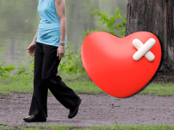 La persona herida de rechazo construye una coraza, o máscara, para evitar precisamente ser rechazada y, por eso, se aleja del mundo. AP / ARCHIVO