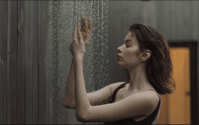 Una autopercepción negativa derivada de la falta de cuidado personal puede afectar la autoestima y la autoimagen. CANVA