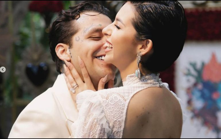 Christian Nodal se siente feliz y satisfecho en su vida como marido de Ángela Aguilar, quien ya se encuentra en la Ciudad de México para acompañar a su marido en el show que ofrecerá la noche de este viernes. SUN/ ARCHIVO